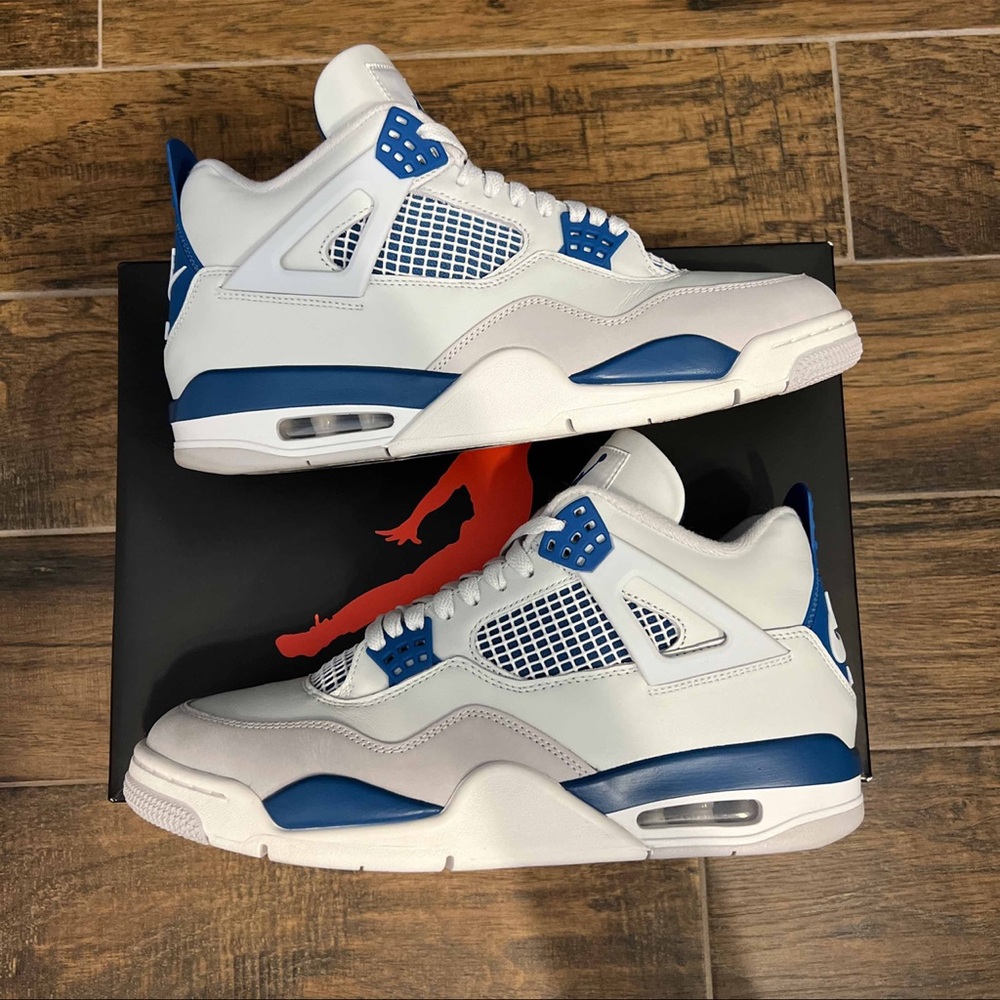 Jordan 4 “Military Blue”